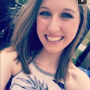 Meet your Posher, Danielle